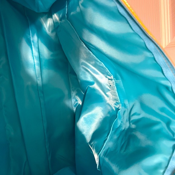 New Lilly Pulitzer Overnight Bag in Lilly’s Road-trip Print - Picture 4 of 6